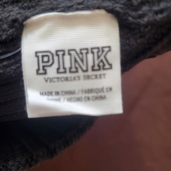 NWT PINK Winter Beanie - OS - Black with Gold Print - Picture 5 of 7